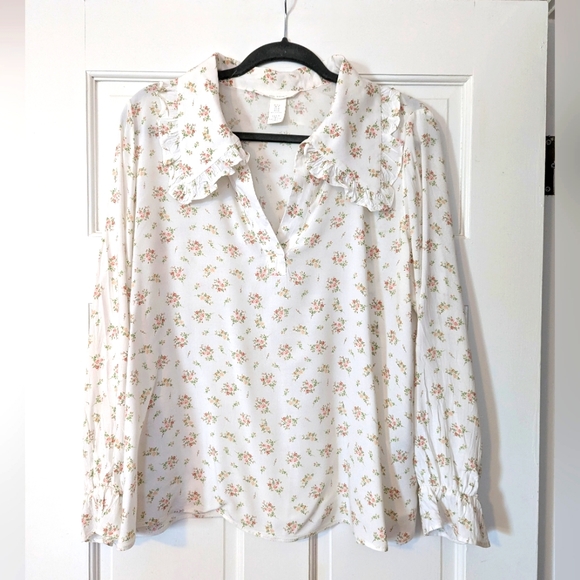 H&M Tops - H&M maternity blouse size M